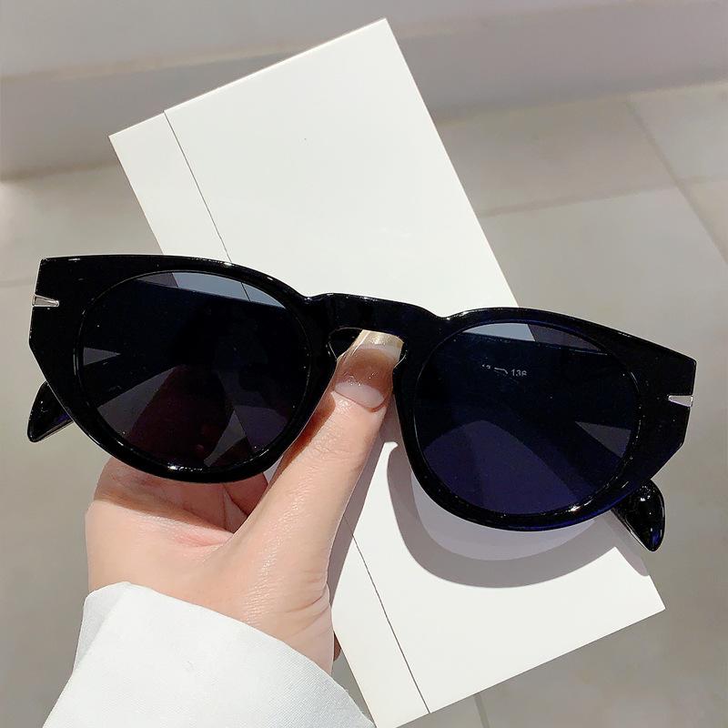 

Y2K Retro Luxury Brand Designer Cat Eye Sunglasses Women For Men Sun Glasses Punk Popular Classic Rivet Small Frame Shades