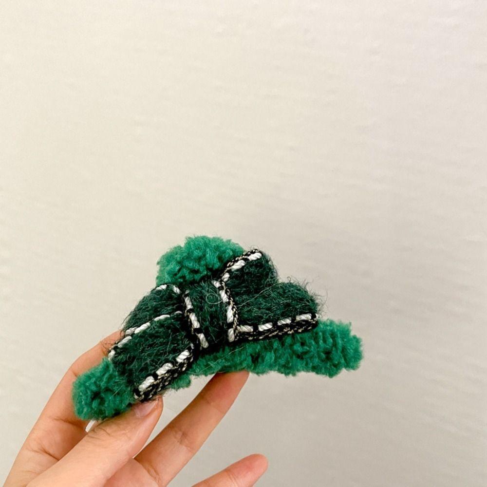 Korean Style Christmas Plush Hair Claw Lamb Wool Shark Grab Clip Sweet Bow Hair Clip  Girls
