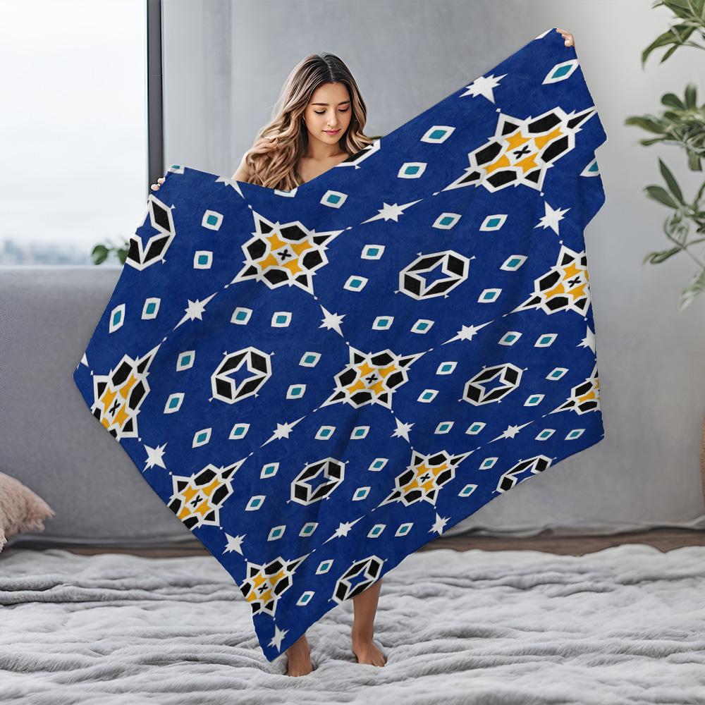 Blue Geometric Pattern Flannel Printed Blanket Suitable for All Seasons Suitable for Living Room Office Sofa and Travel