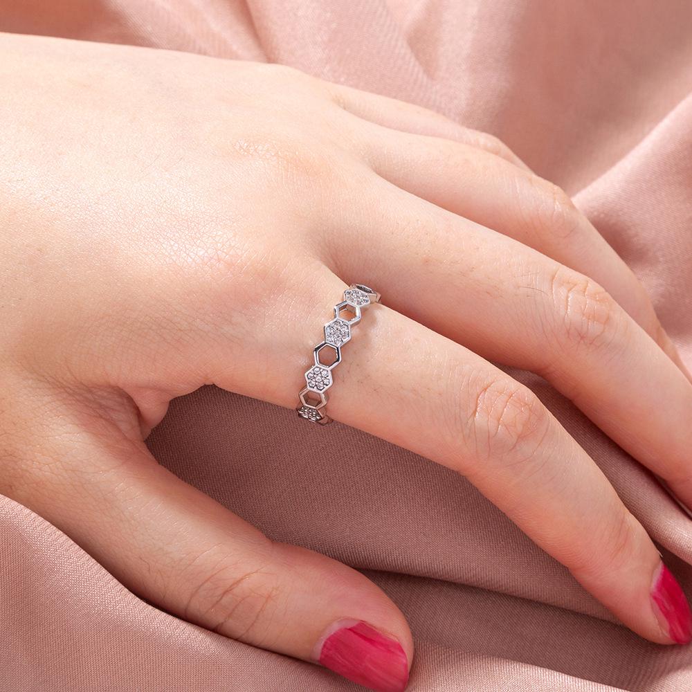 Versatile Zircon Heart Ring: Elegant Proposal & Wedding Jewelry for Women
