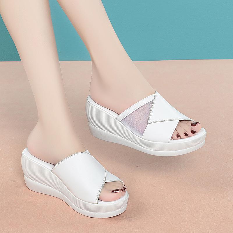 Thick Soled Slippers For Women 2025 Summer New Minimalist Temperament Slope Heel Casual Sandals Rhinestones Versatile Outdoor