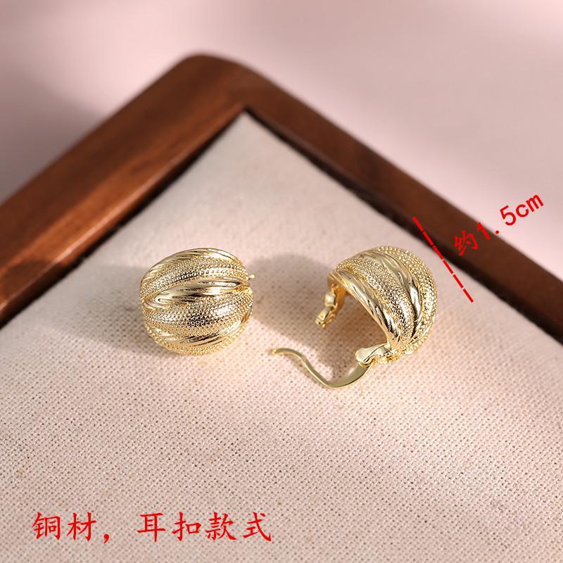 2025 new pearl ear buckle femininity elegant contrasting stud earrings jewelry simple versatile plain ring earrings
