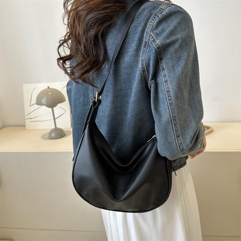Fashionable Casual Shoulder Bag For Women 2023 Stylish Pu Leather Crossbody Bag With Polyester Lining