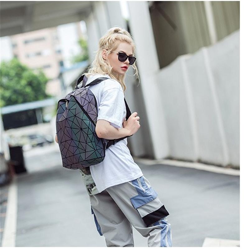 Zaino Geometrico Luminoso da Donna Zainetto Mini Riflettente Olografico Zaino da Viaggio Moda Zainetto Giornaliero Borsa a Spalla Casual per la Scuola