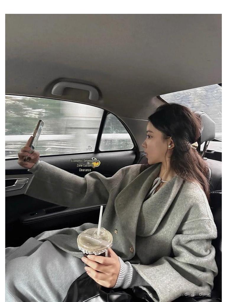 2026 Autumn/Winter Women's High-End Oatmeal Wool Coat - Korean Style, Loose Fit, Petite