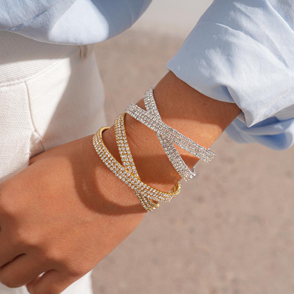 Diamond-encrusted geometric round cross-opening bracelet light luxury exquisite temperament bracelet jewelry