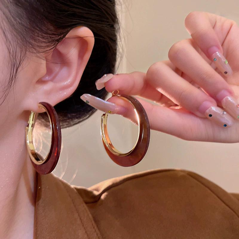 Elegante europäische und amerikanische Statement-Creolen für Damen – Luxuriöses, modisches Design für Herbst/Winter.