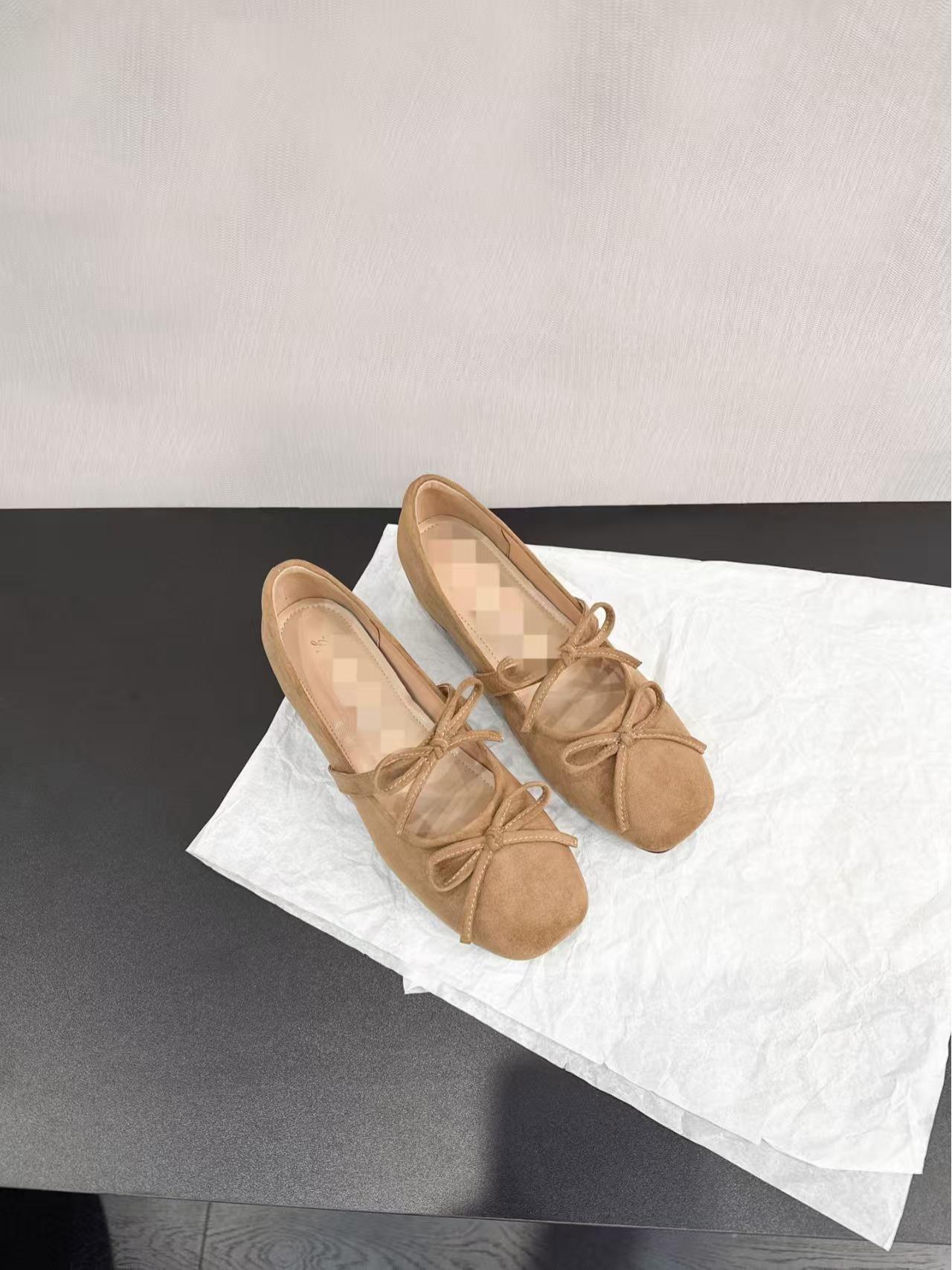 

2025 Женские замшевые туфли Д Орсе на скрытом каблуке для свадьбы: Низкий вырез, Слипоны, Универсальный, Нежный дизайн с бабочкой 35 хаки