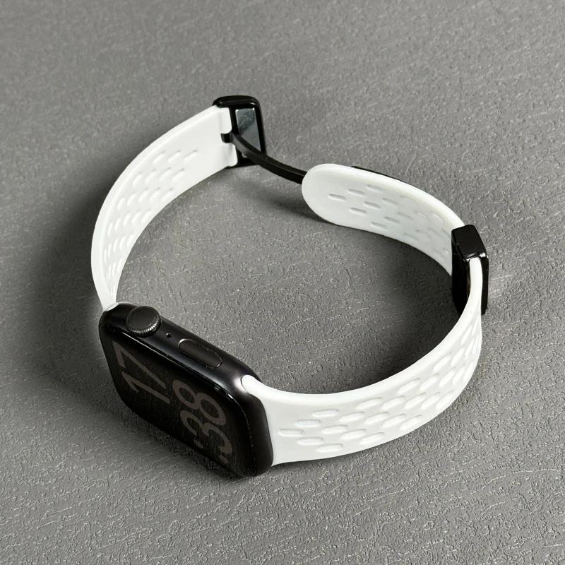 Silicone Strap for Apple Watch Band 49mm 46mm 45mm 44mm 42mm 40/41mm Magnetic Bracelet Correa iWatch Series 10 9 8 7 6 5 4 Ultra
