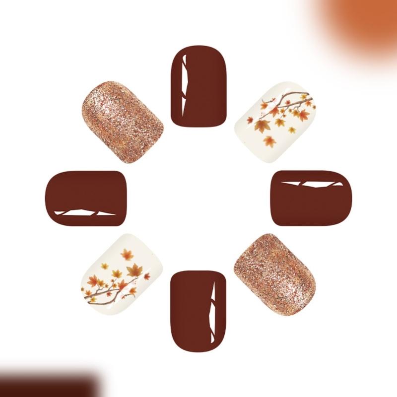 24 sztuki błyszczące krótkie kwadratowe paznokcie na wcisk jesienno-zimowy design z liściem klonu błyszczące brązowe sztuczne paznokcie łatwe do aplikacji