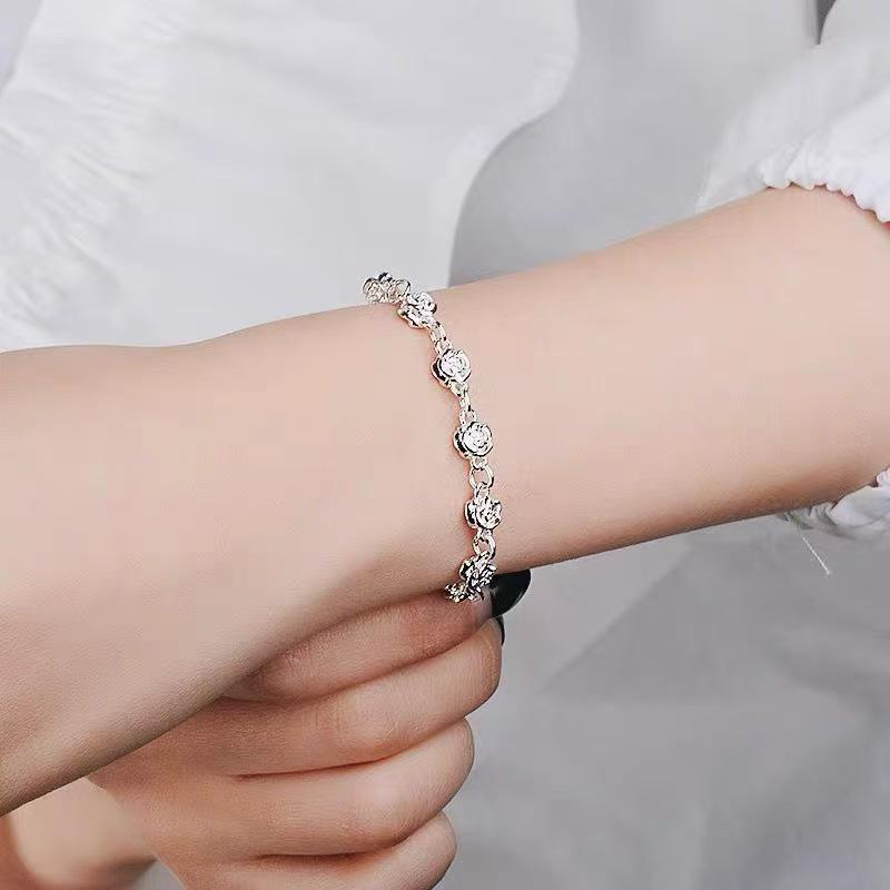 Double-Sided Rose Flower Bracelet for Women: Exquisite, Versatile, Sweet Ins Style Hand Jewelry