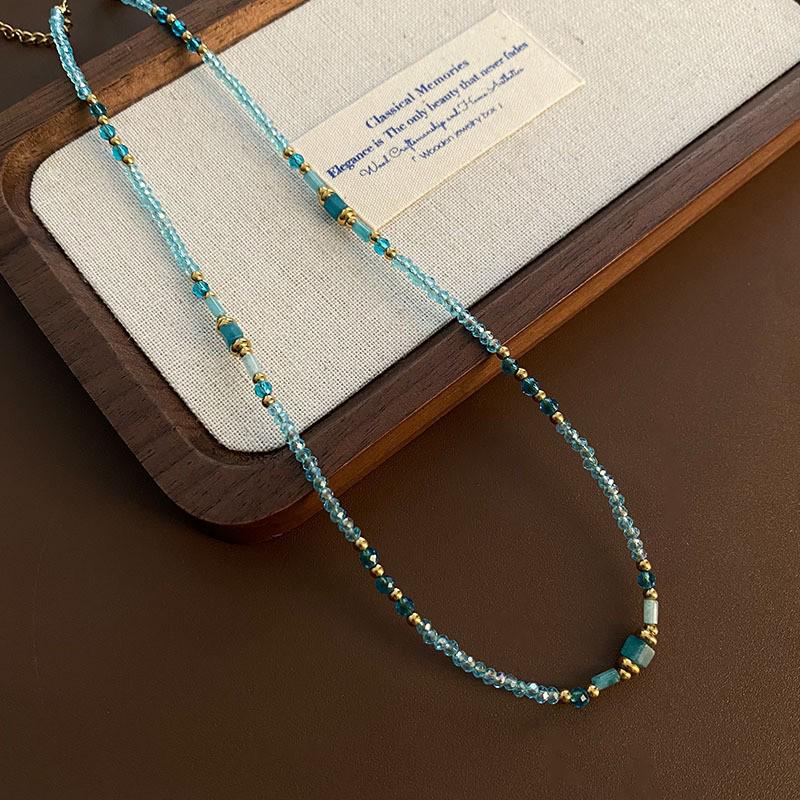 Handgefertigte Perlen-Titanstahl-Schlüsselbein-Kette mit Erdbeerquarz-Anhänger - Leichter Luxus-Stil, Anlaufgeschützt.