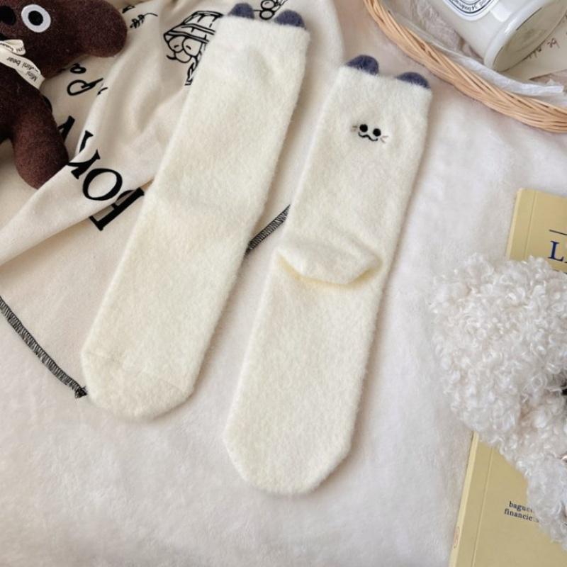 

1 Pair White Middle Socks Cute Animal Cartoon Mink Fleece Socks Thick Warm Home Floor Socks Girly Versatile Accessory Sock Gift A3
