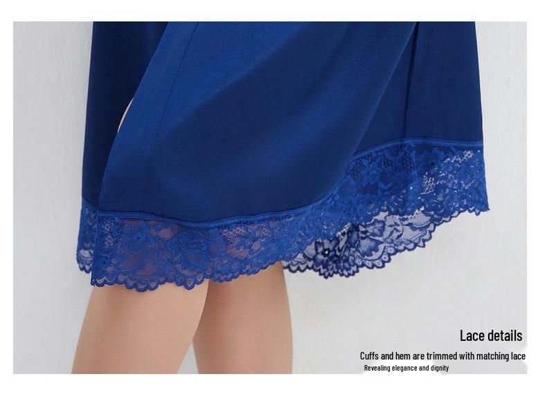 Elegantes Sommer-Bademantel mit Spitzenbesatz