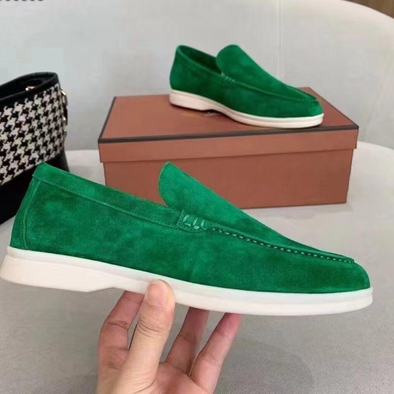 Men's Casual Loafers Are Light, and The Same Lazy Shoes Are Pedaled Every Day.