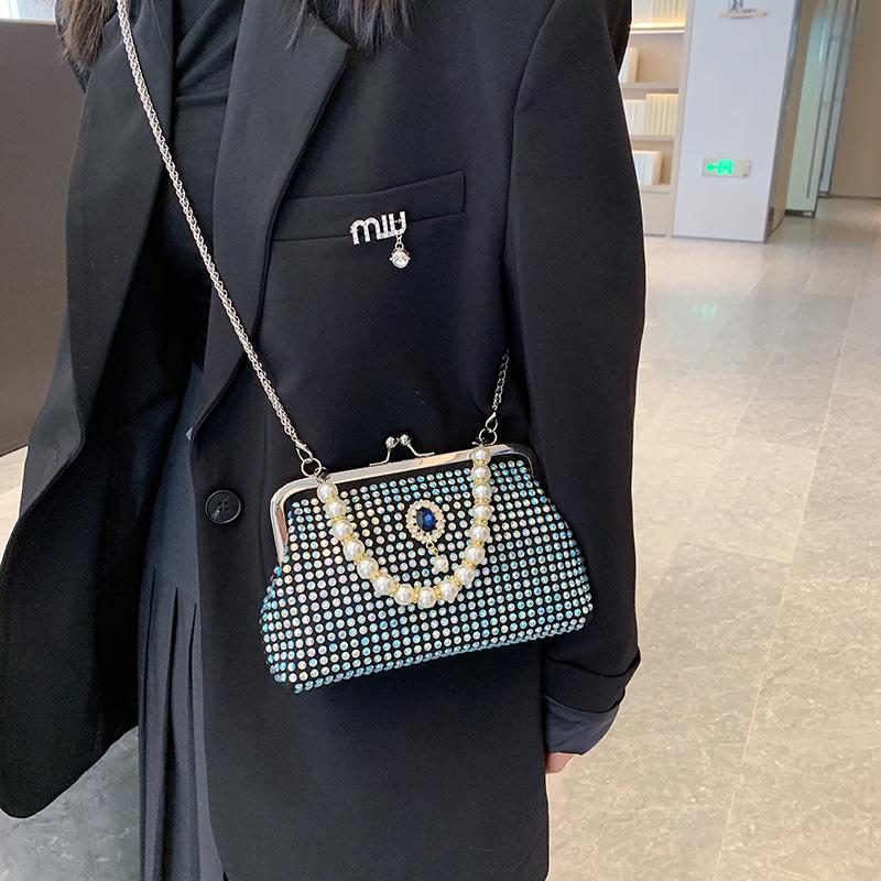 Korean version of pearl chain handbag 2025 summer new bag women's fashion rivet messenger bag clip shoulder bag