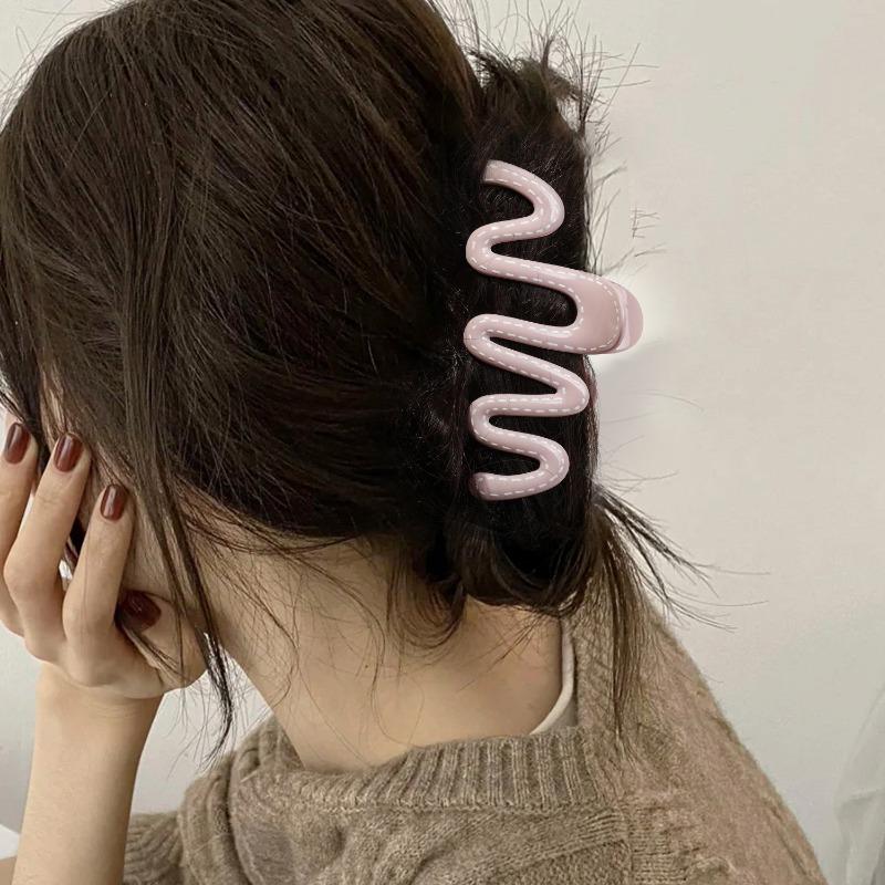 High-end Cream-colored Hair Clips Women's Heart Graffiti Wavy Gripper Elegant Updo Shark Gripper