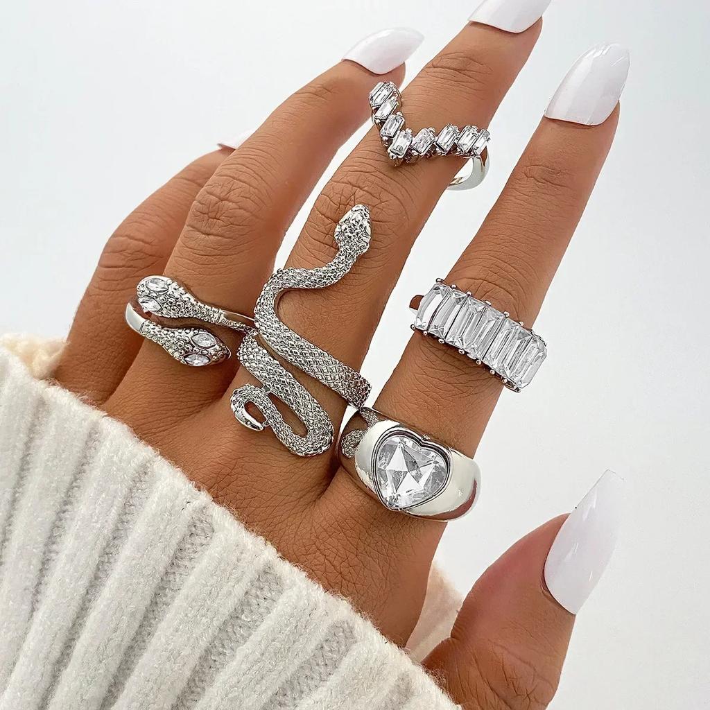 9Pcs/Set Vintage Gold Color Love Heart Butterfly Metal Rings Set for Women Simple Assembly Rings Paty Jewelry Gift Accessries