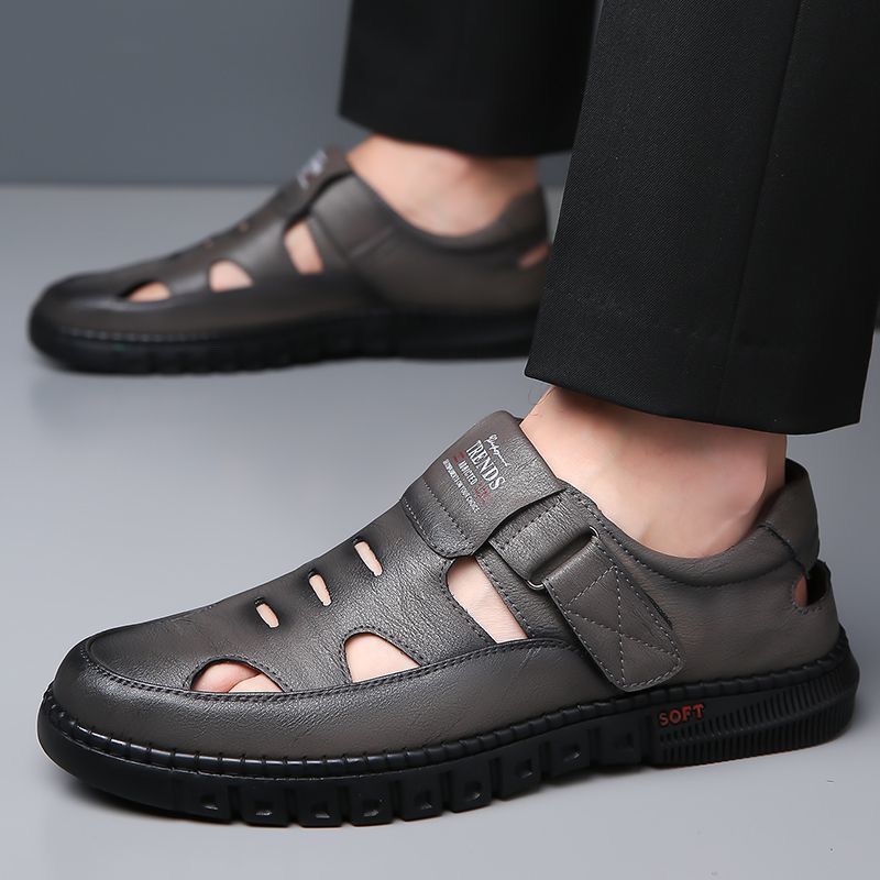 Fashion Summer Men Sandals Breathable Casual Sandals Hollow Out Beach Shoes Men's Non-slip Driving Shoes Office Business Leather Sandals