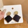 New Retro Gold Color Lattice Dangle Earrings Hollow Geometric Top Black Square Piece Pendants Women's Hanging Earrings brincos