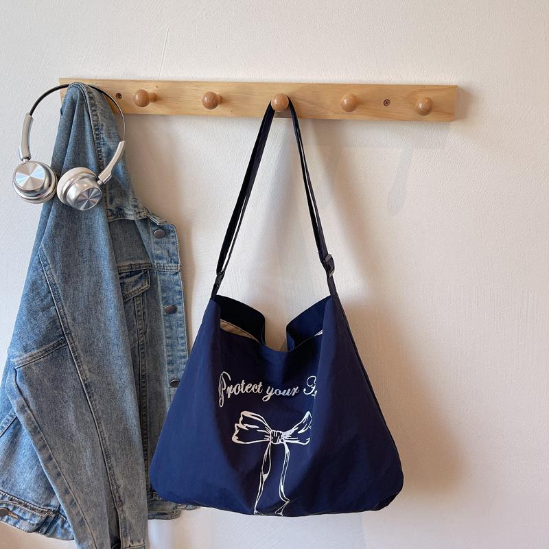 Casual Tote Bag Women's New Small Fresh Shoulder Messenger Bag Large Capacity Class Commuter Bag