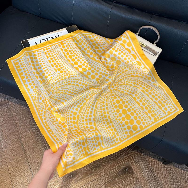 New 71 * 71cm Korean version small square scarf women's silk scarf spring and summer thin sunscreen scarf neck protection tied bag headband scarf