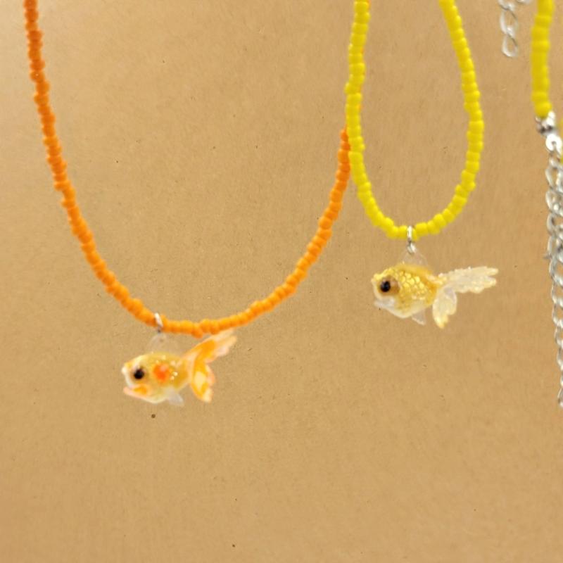 Y2K Resin Goldfish Pendant Necklace for Women Fashion Egirl Beaded Clavicle Chain Fashion Jewelry Valentines Day Gifts