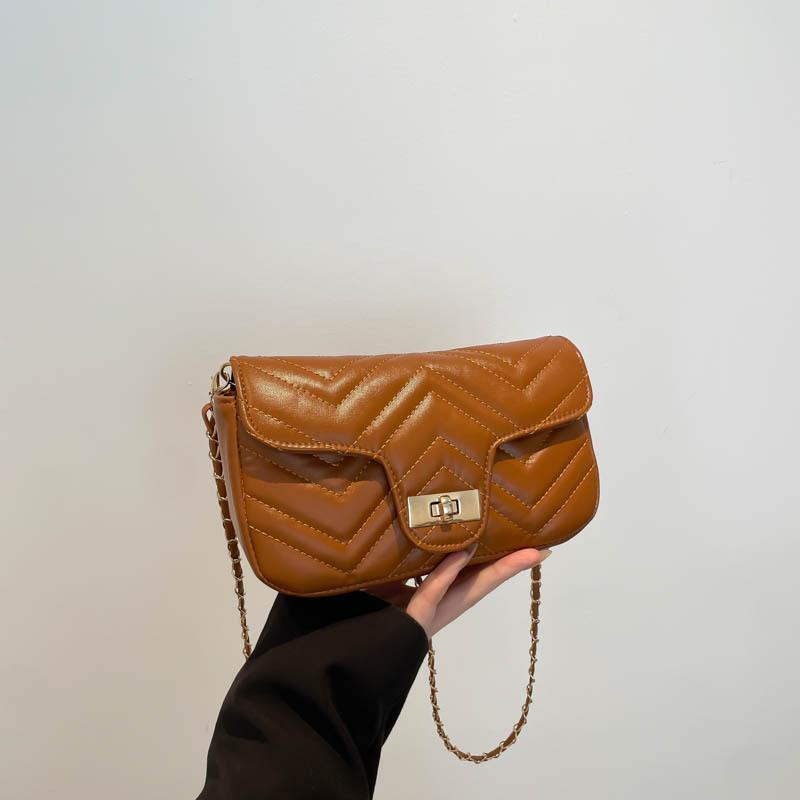 Korean Version of Premium Thick Chain Small Square Bag Premium Sense Large Capacity 2025 Spring and Summer Versatile Lock Messenger Shoulder Bag
