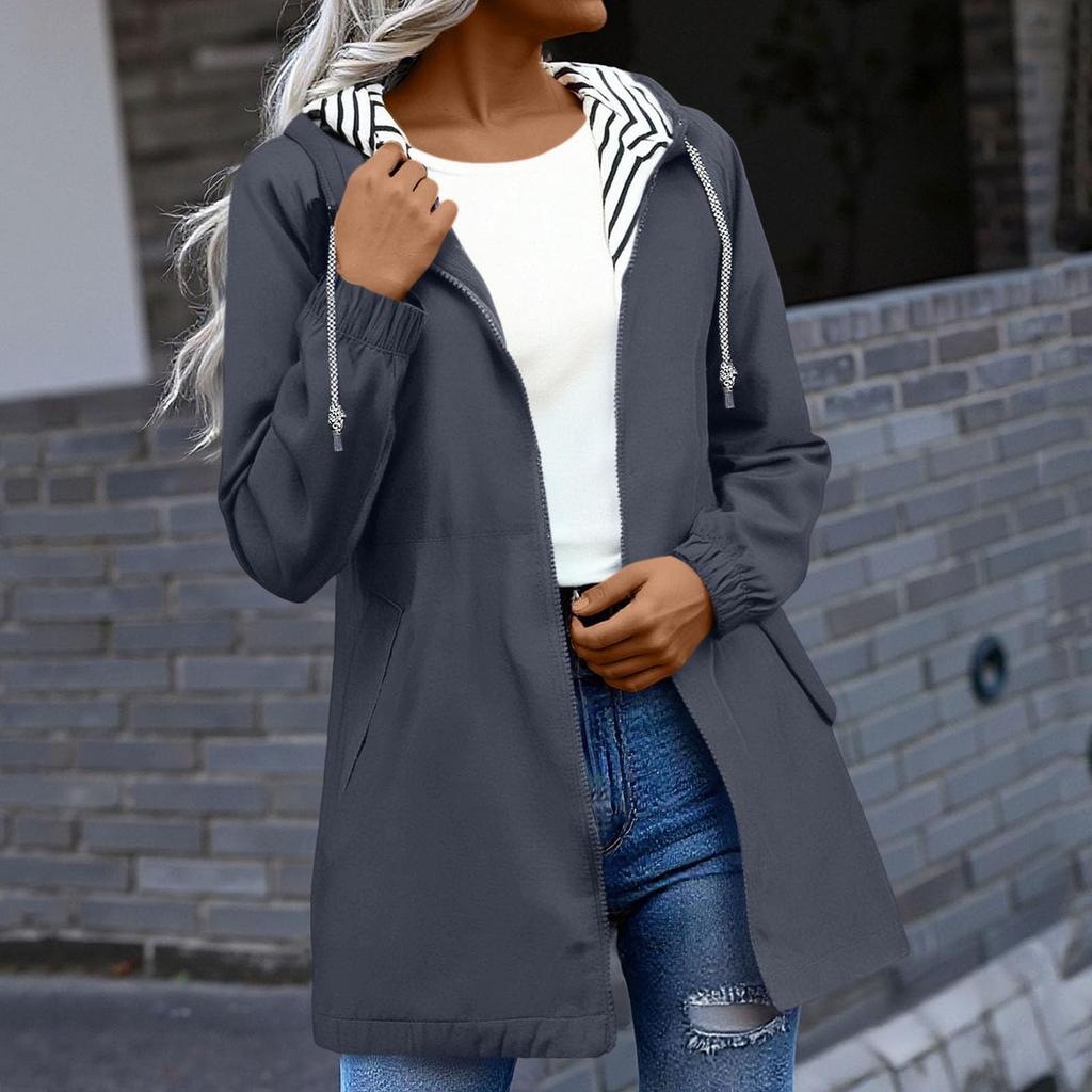 Women's Fashionable Color Blocked Long Sleeved Hooded Outdoor Thin Waterproof Running Sports Jacket, Submachine Jacket