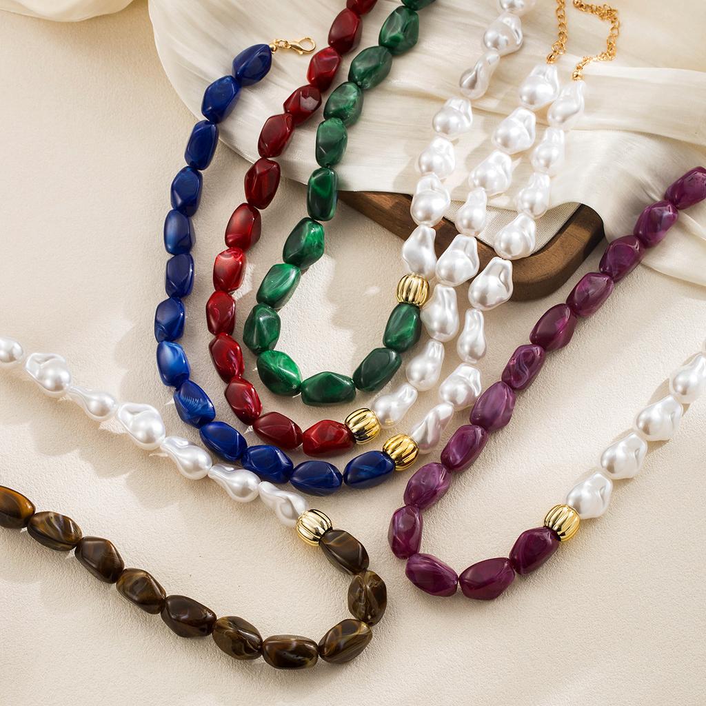 Women French Vintage Baroque Pearl Necklace Special Shape Elegant Temperament Colorful Resin Clavicle Chain Fashion Jewelry