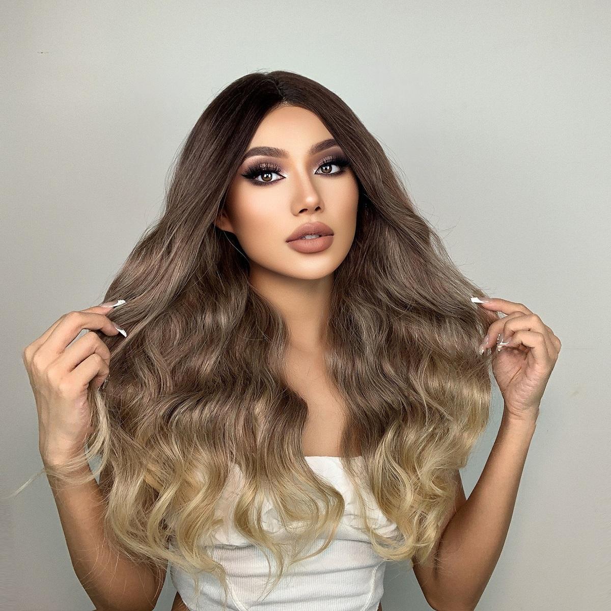 

Женские волосы 62 см, светло-коричневые длинные вьющиеся волосы, Т-образные передние кружева, сетка для волос розового цвета, головные уборы, парики из чистой ручной работы, парик из кружева, парик канекалон 62cm коричневый