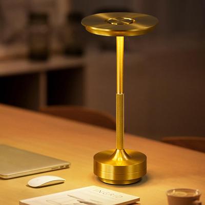 Κομψό Ρετρό Ασύρματο Επιτραπέζιο Φωτιστικό με Αισθητήρα Αφής, Σκανδιναβικός Σχεδιασμός, για Υπνοδωμάτιο, Επιφάνεια Τραπεζιού ή Φωτισμό Κομοδίνου. Διαθέτει 3 Θερμοκρασίες Χρώματος