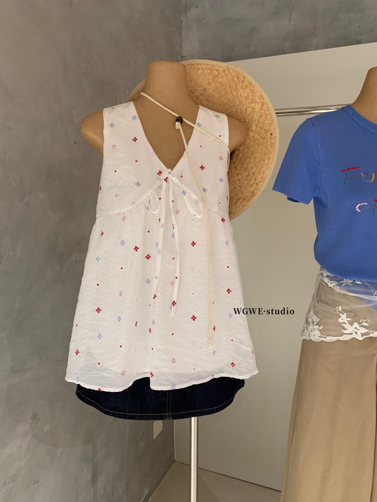 Embroidered Floral V-neck Sleeveless Women s Summer Vest - Trendy New Style Medium