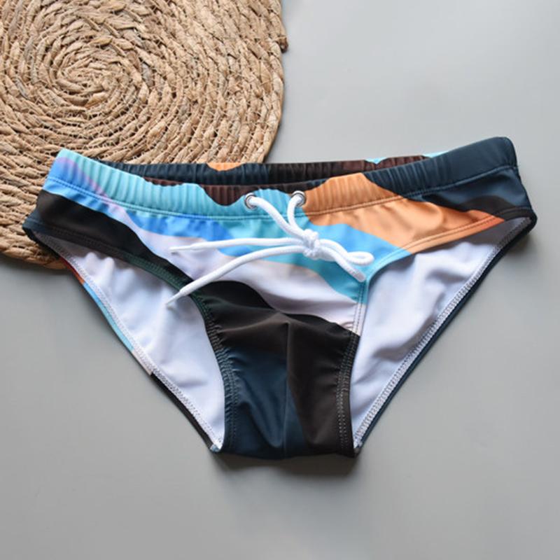 Men's Sexy Low-Waist Swim Trunks Printed Color-Block Japanese-Style Bikini Swim Briefs Drawstring Beach & Hot Spring Swimwear