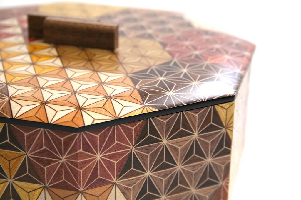 Hakone Maruyama Marquetry Octagonal Cake Tortoise Shell Dish,