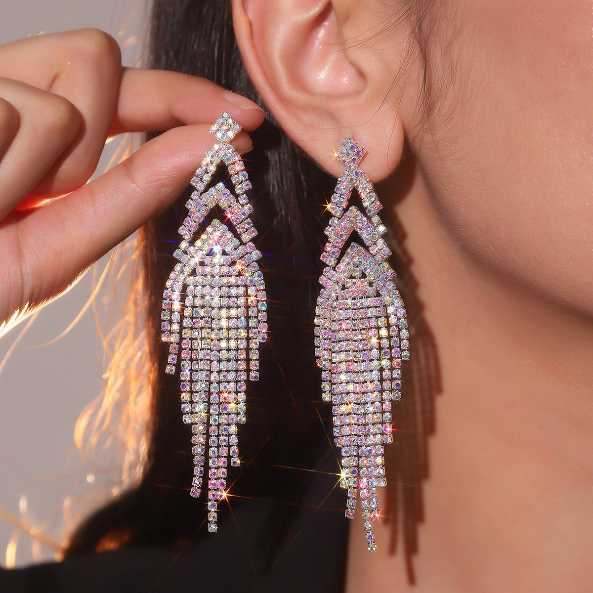 Супер яркие геометрические треугольные полые длинные серьги с бахромой