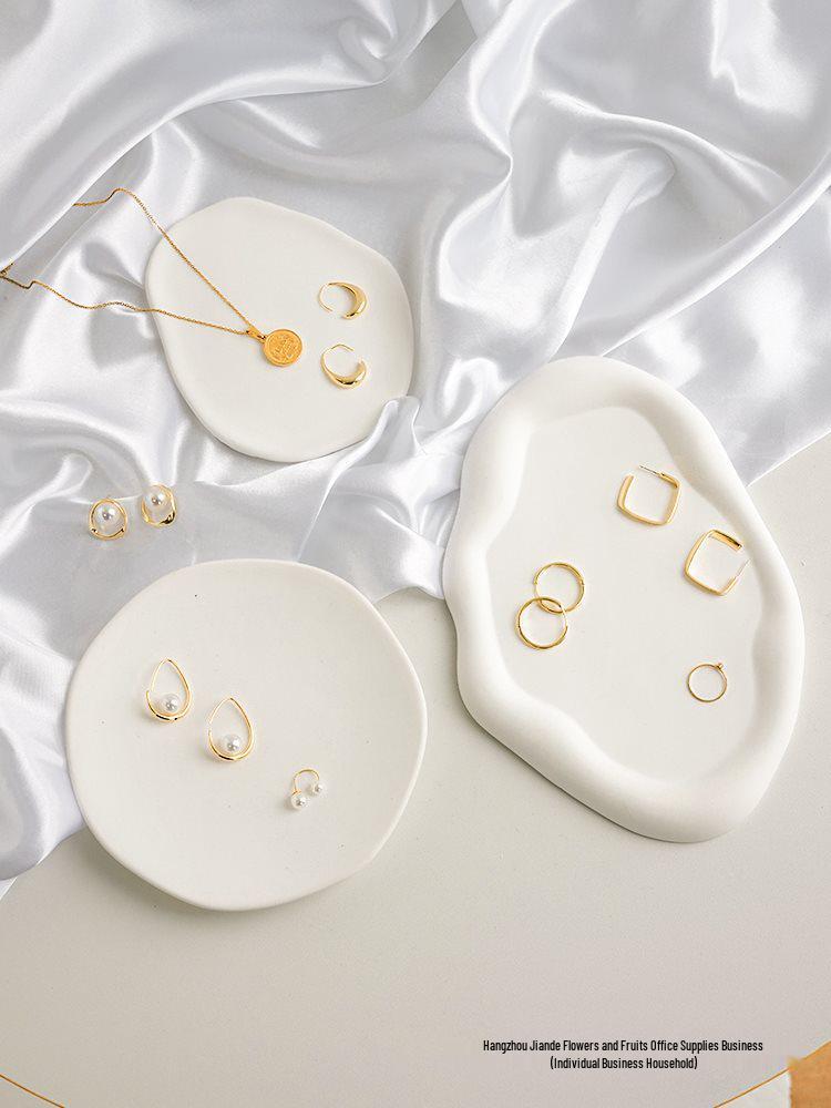 Creative Gypsum Disc Jewelry Props for Photography and Decoration