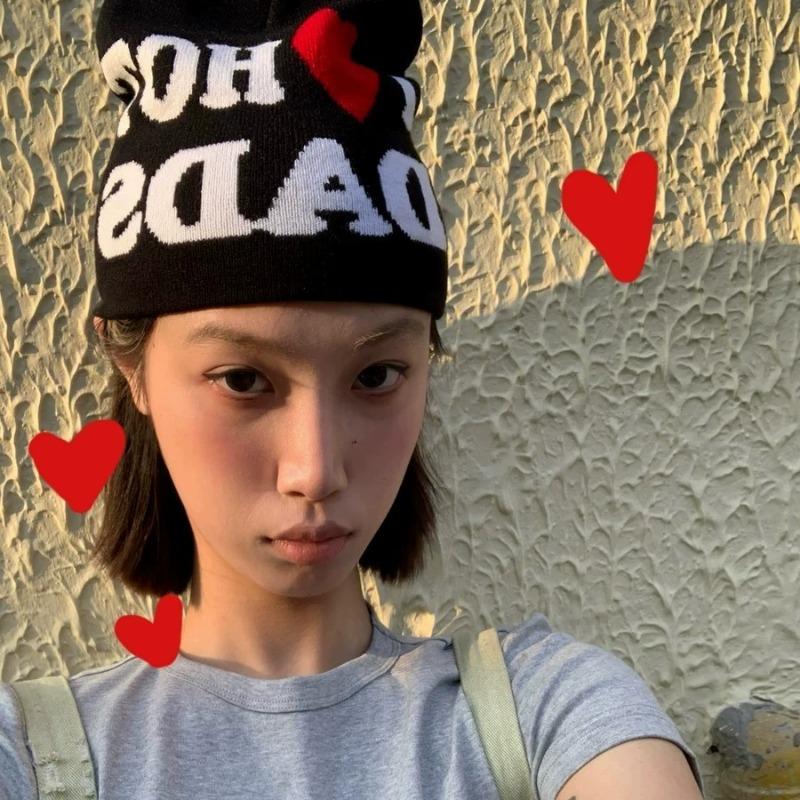 Unisex Retro Design Sense Love Letter Knitted Skullies Hats Winter Warm American Style Beanies Caps Fashion Street Hip Hop Hats