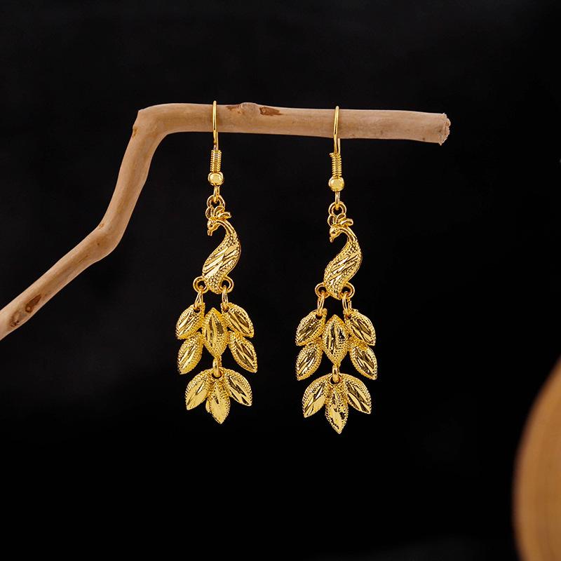 Bohemian Blätter Quasten Ohrringe: Ethnisch inspiriertes Pfauen-Design mit goldenen Glöckchen