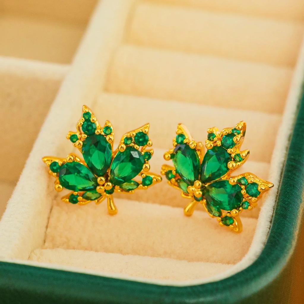 Milan girls set cubic zirconia maple leaf design earrings, suitable for women to wear, with luxurious and light luxury Zircon