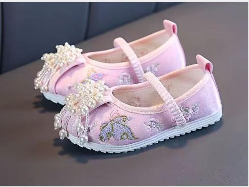 Girls' Embroidered Chinese Style Cloth Shoes - Handmade Old Beijing Hanfu Shoes for Children