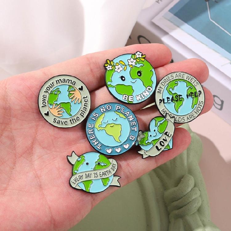 Green Circle/Heart-shaped Brooch Care for the Earth Lapel Pin Cartoon Enamel Pin