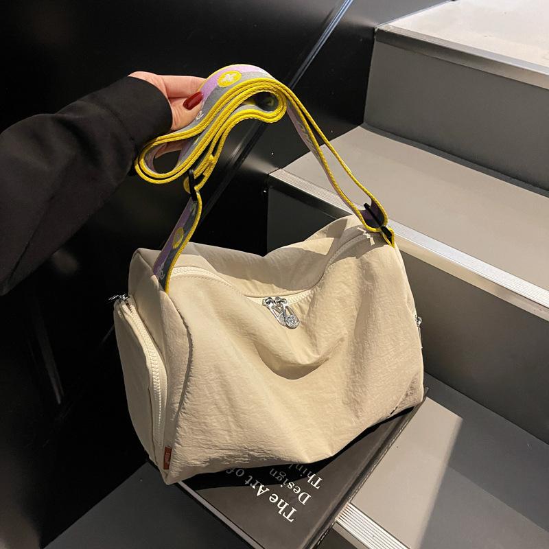 New Casual Sports Style Large-capacity Messenger Bag Women's Daily Multi-purpose Shoulder Bag