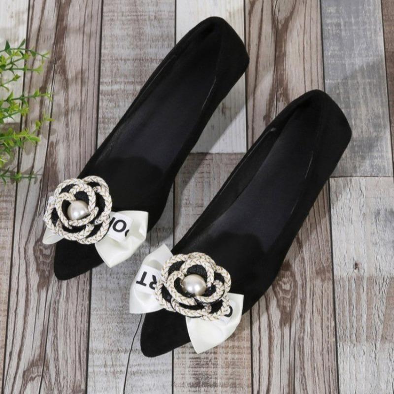 Fashion 2025 Women Pumps Med Heel Square Point Toe Camellia Flower Pumps Office Lady Leahter Shoes Soft Soles Slip On