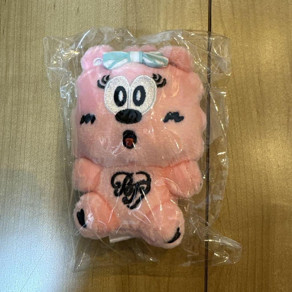 [USED] BLACKPINK Verdy AMEX Limited Edition T-shirt and Keychain S.