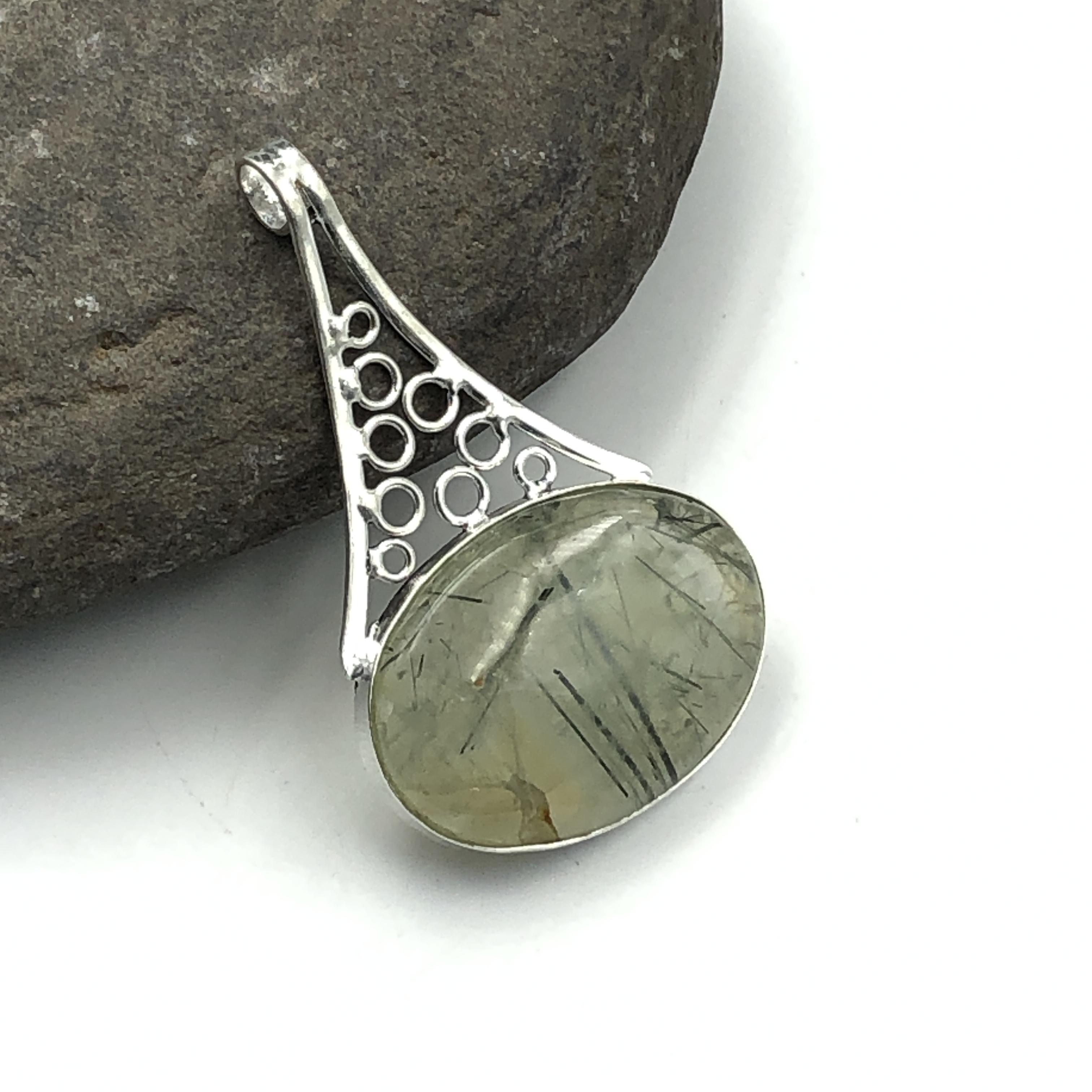 

Натуральный камень Пренит 925 пробы Стерлинговое Серебро Ювелирное изделие Дизайнерский Подвес 2,33 AJP-424