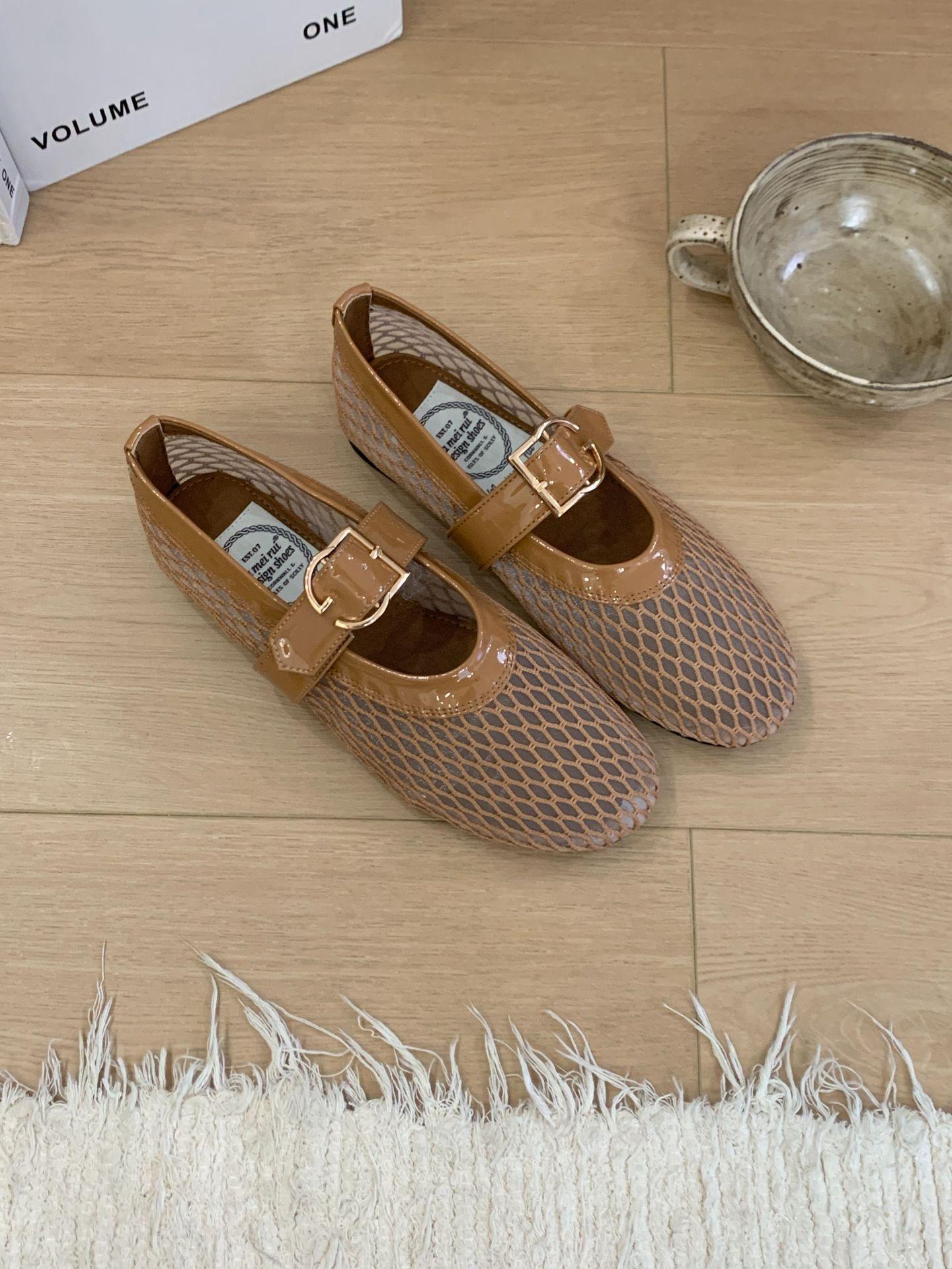 Women s Flat Cut-Out Summer Sandals - Perfect for Daily Wear 35