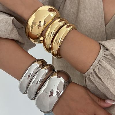 Exaggerated Wind Metal Glossy Wide Edition Bracelet Women'S, Fashion Geometric Curved Round Bracelet Bracelet