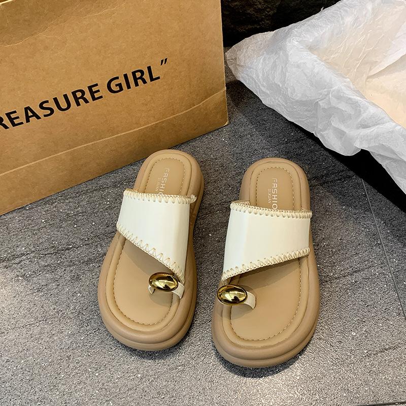 thick-bottomed pearl slippers women's summer wear 2025 new versatile cover-toed beach lazy drag fairy wind cool slippers