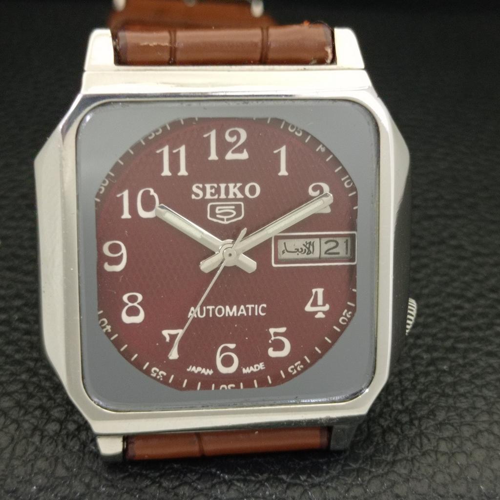 JAPAN VINTAGE SEIKO 5 AUTOMATIC 7009A MENS MAROON COLOR DIAL WATCH a702362-5 R124-a702362